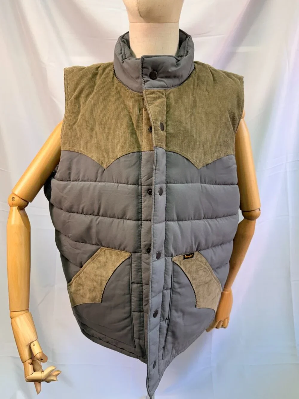 Wrangler Men’s L Corduroy Yoke Western Puffer Vest Gray Cowboy NWT